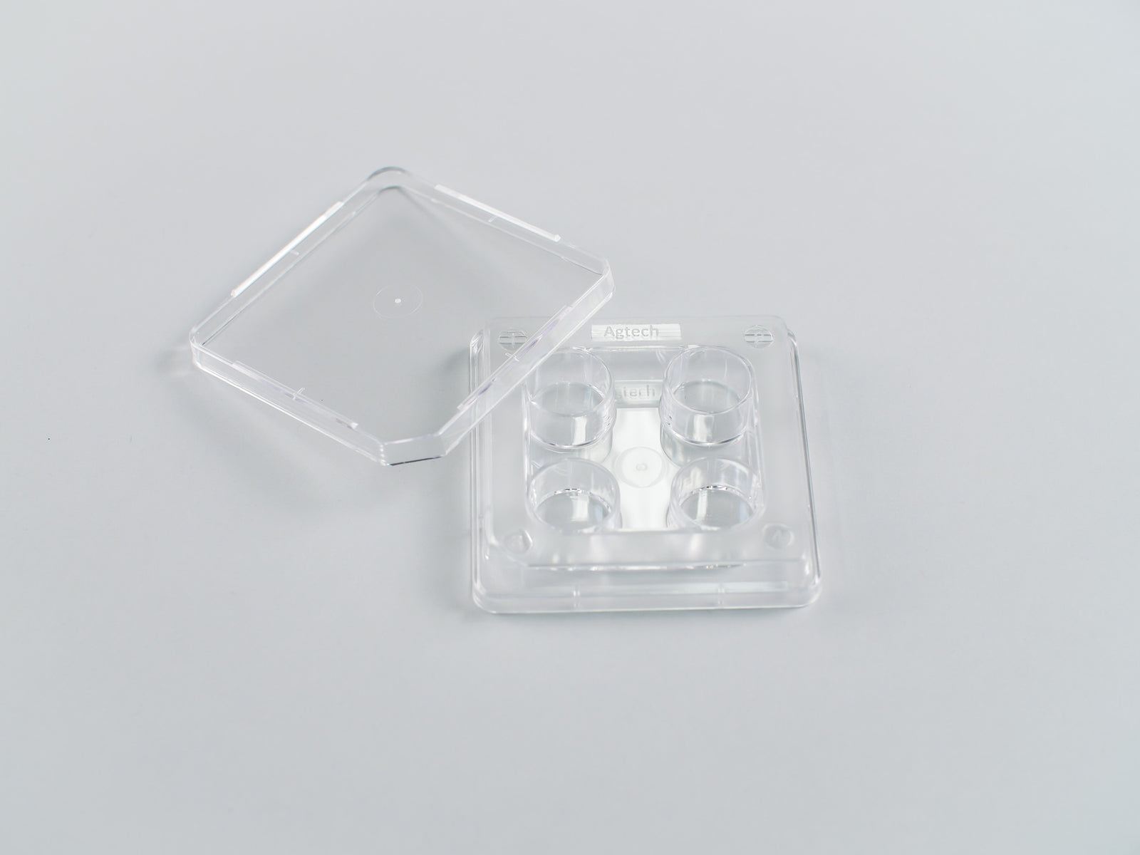 Solution™ 4 Well Solution Dish, Non-Treated, Flat-Bottom, w/ Lid, 4/pk